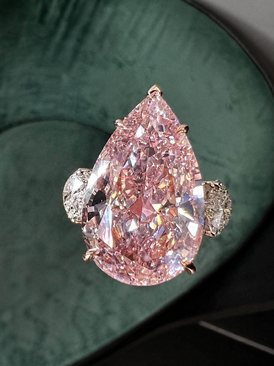 Diamant jaune taille cœur